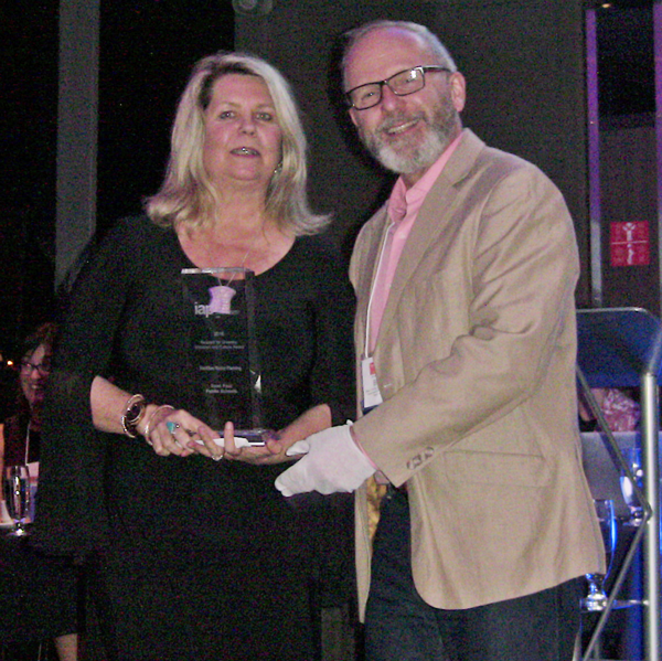 Shannon Holms (BC Health) receives Organization of the Year Award from IAP2 Canada President Bruce Gilbert